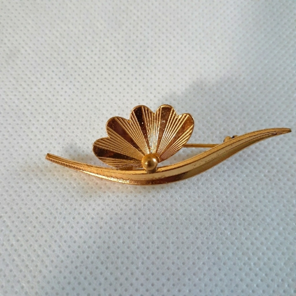 Vintage Germany Signed Gold-toned Fan Clam Shell Brooch/Pin
